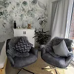 Laubgefluester Entspannung Pur Mit Sonnenterrasse Und Optionalem Wellnessraum